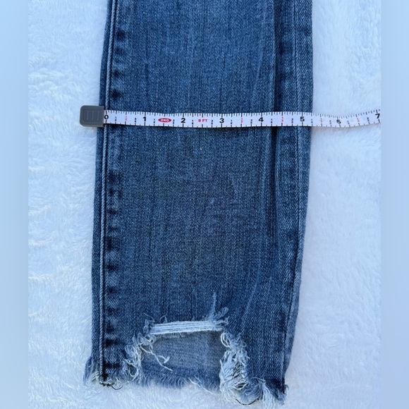 Abercrombie & Fitch Harper Low Rise Ankle Distressed Jeans, Size 27 - Picture 7 of 13